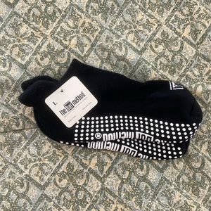 NWT Bar Method barre socks size L large black